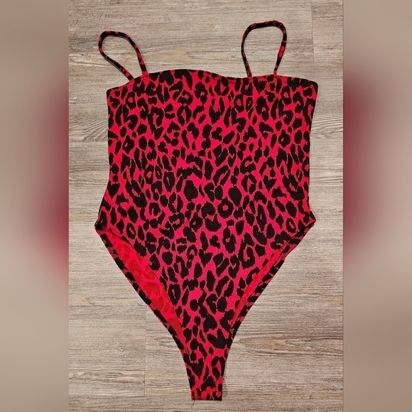 Boohoo Tops - Boohoo Size 10 Red and Black Leopard Print Bodycon Catsuit